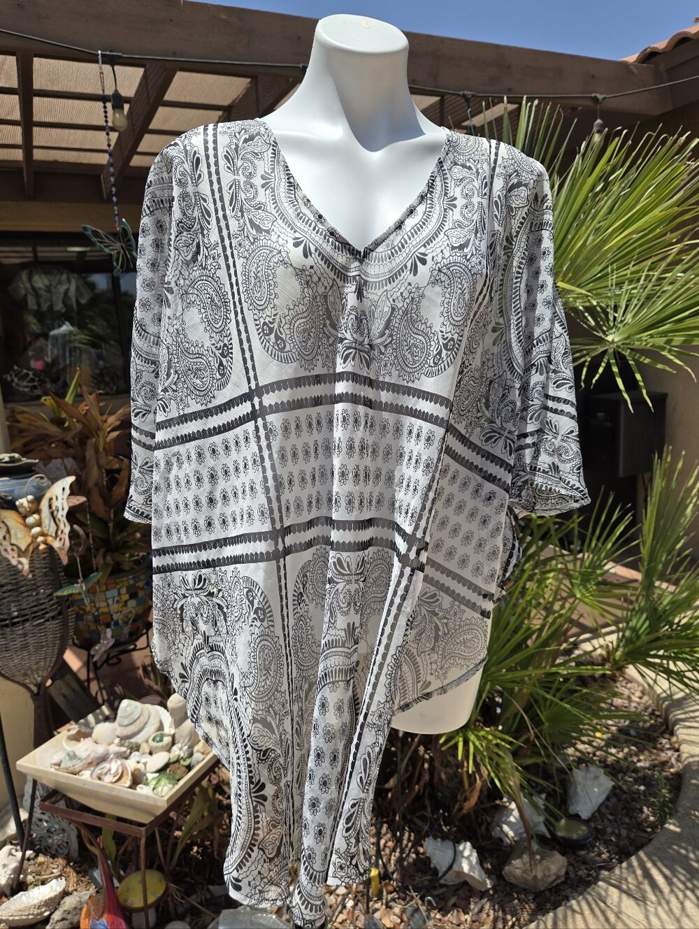 Chico's Black and White Paisley Sheer Tunic Peekaboo Shoulder ONE SIZE